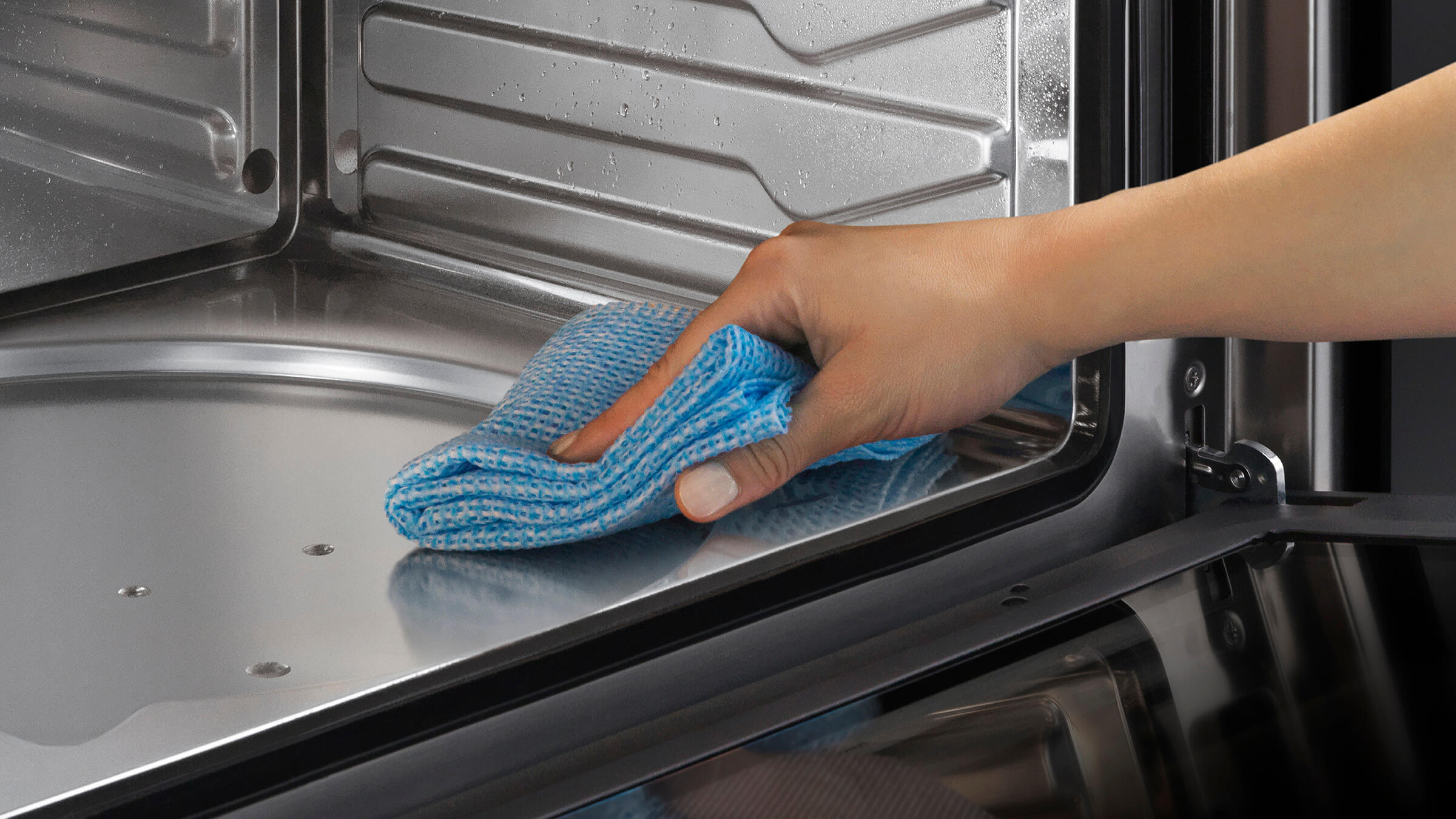 EASY CLEANING